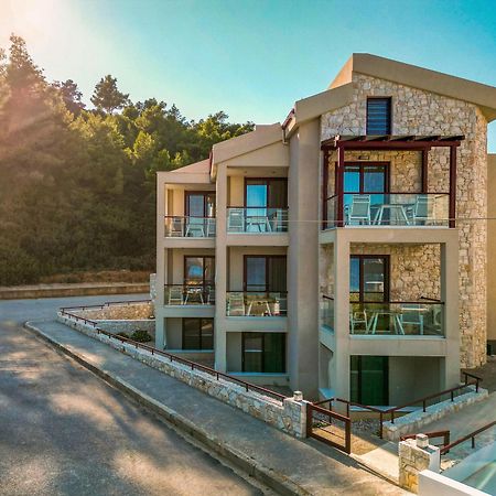 Elpiniki Luxury Rooms Nea Poteidaia Bagian luar foto