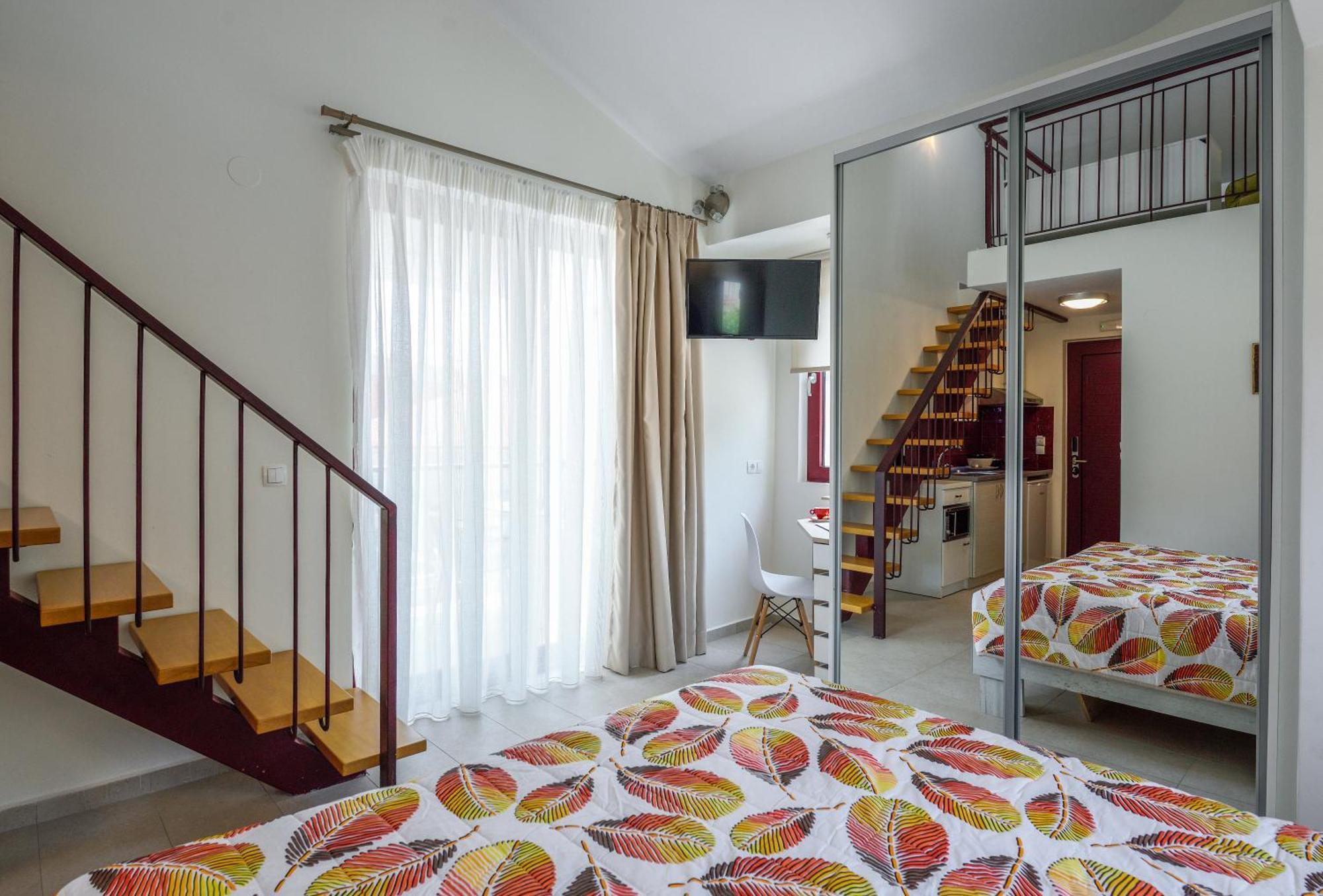Elpiniki Luxury Rooms Nea Poteidaia Bagian luar foto