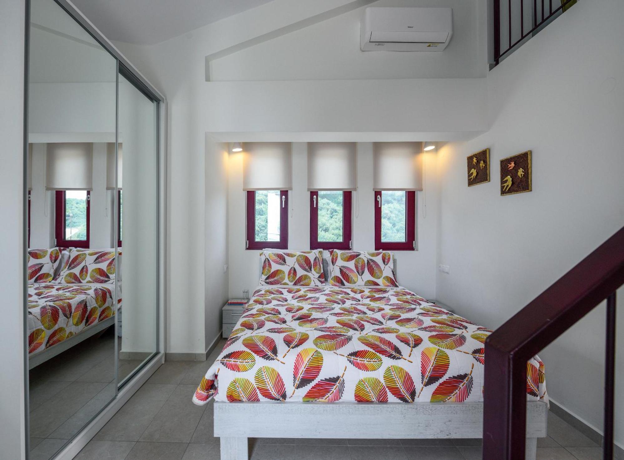 Elpiniki Luxury Rooms Nea Poteidaia Bagian luar foto