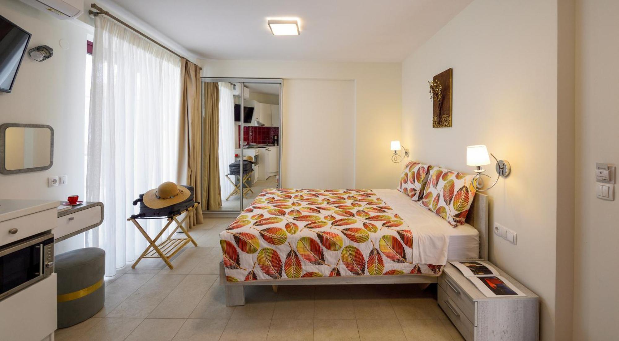 Elpiniki Luxury Rooms Nea Poteidaia Bagian luar foto