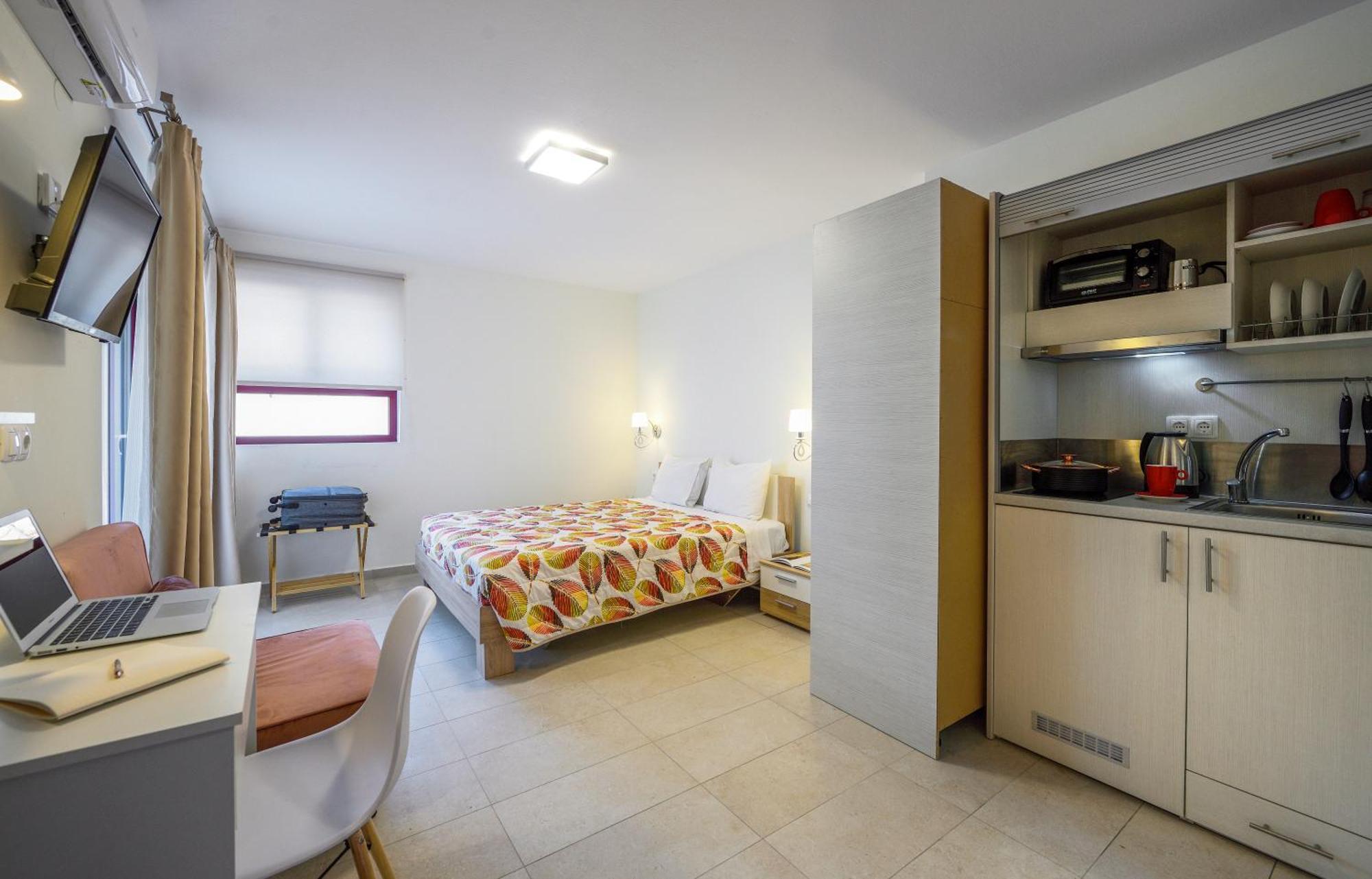 Elpiniki Luxury Rooms Nea Poteidaia Bagian luar foto