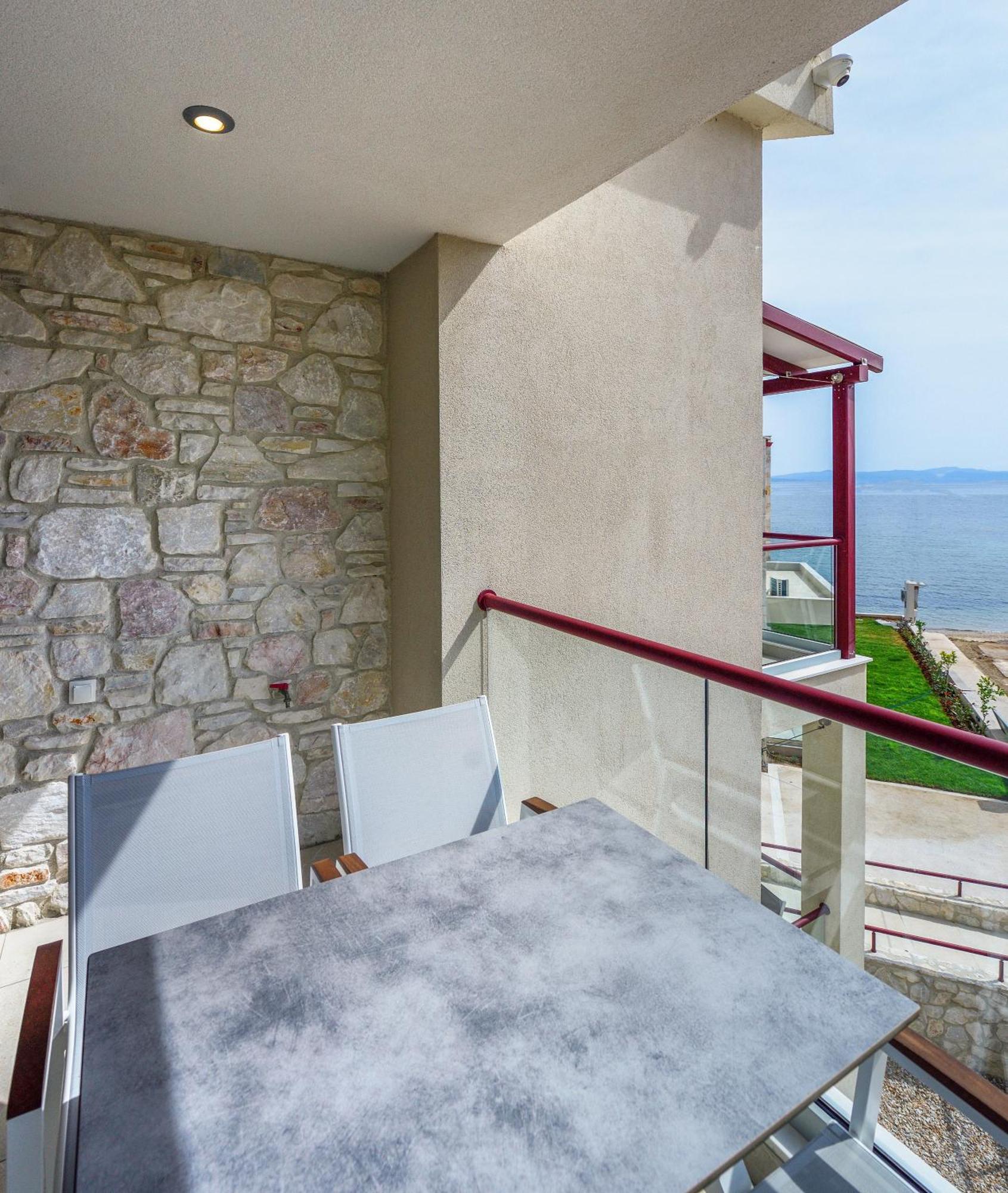 Elpiniki Luxury Rooms Nea Poteidaia Bagian luar foto