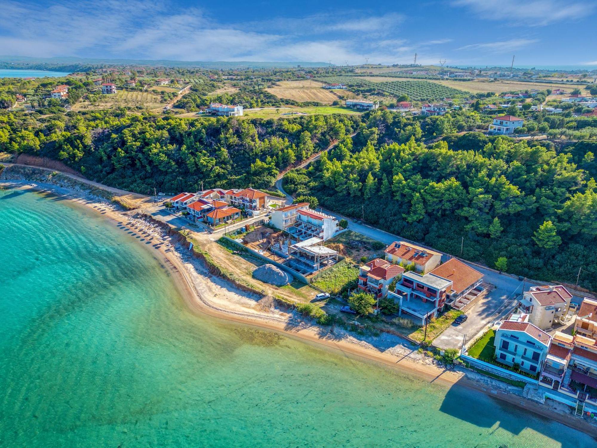 Elpiniki Luxury Rooms Nea Poteidaia Bagian luar foto